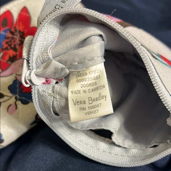 VERA BRADLEY Floral Key and Card Holder Set - Red and Blue - Picture 5 of 6